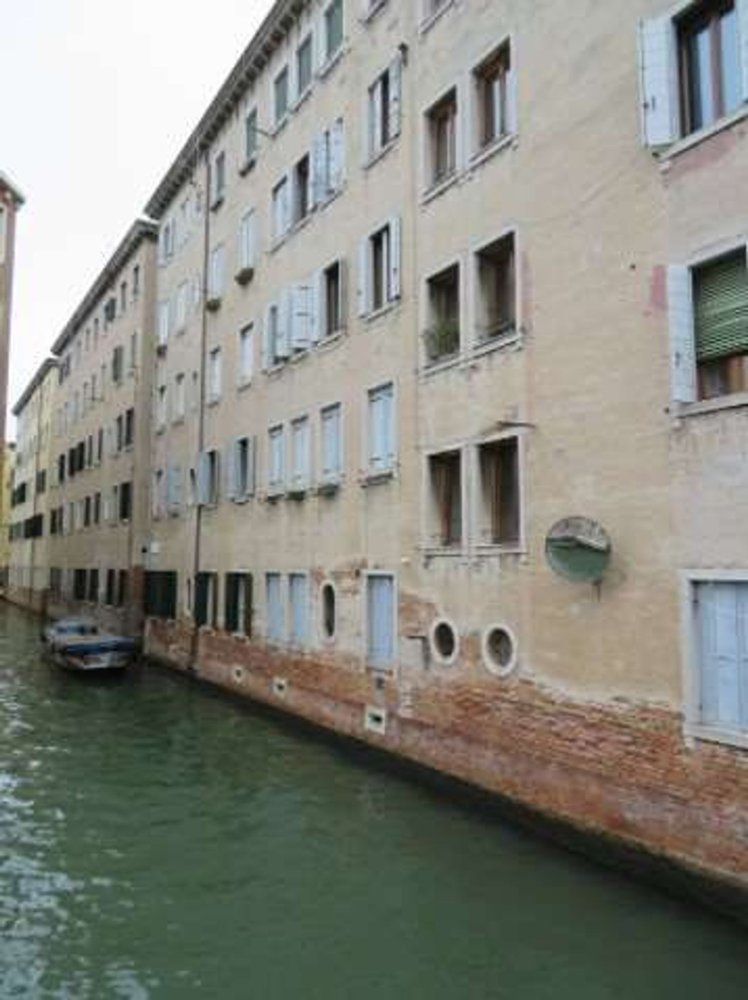 3 rooms Apartment in Venice, Italy No. 15470