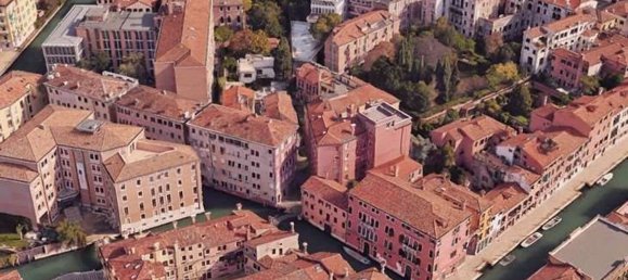 3 rooms Apartment in Venice, Italy No. 15470 3