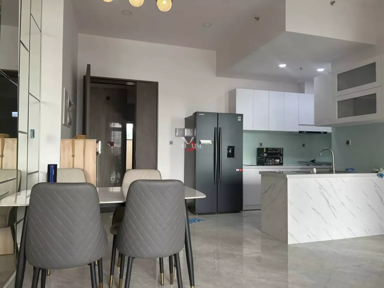 Квартира с 2 спальнями в Район 7, Вьетнам № 10078