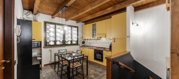 Квартира с 2 комнатами в Ведуджо кон Кольцано, Италия № 136046 12