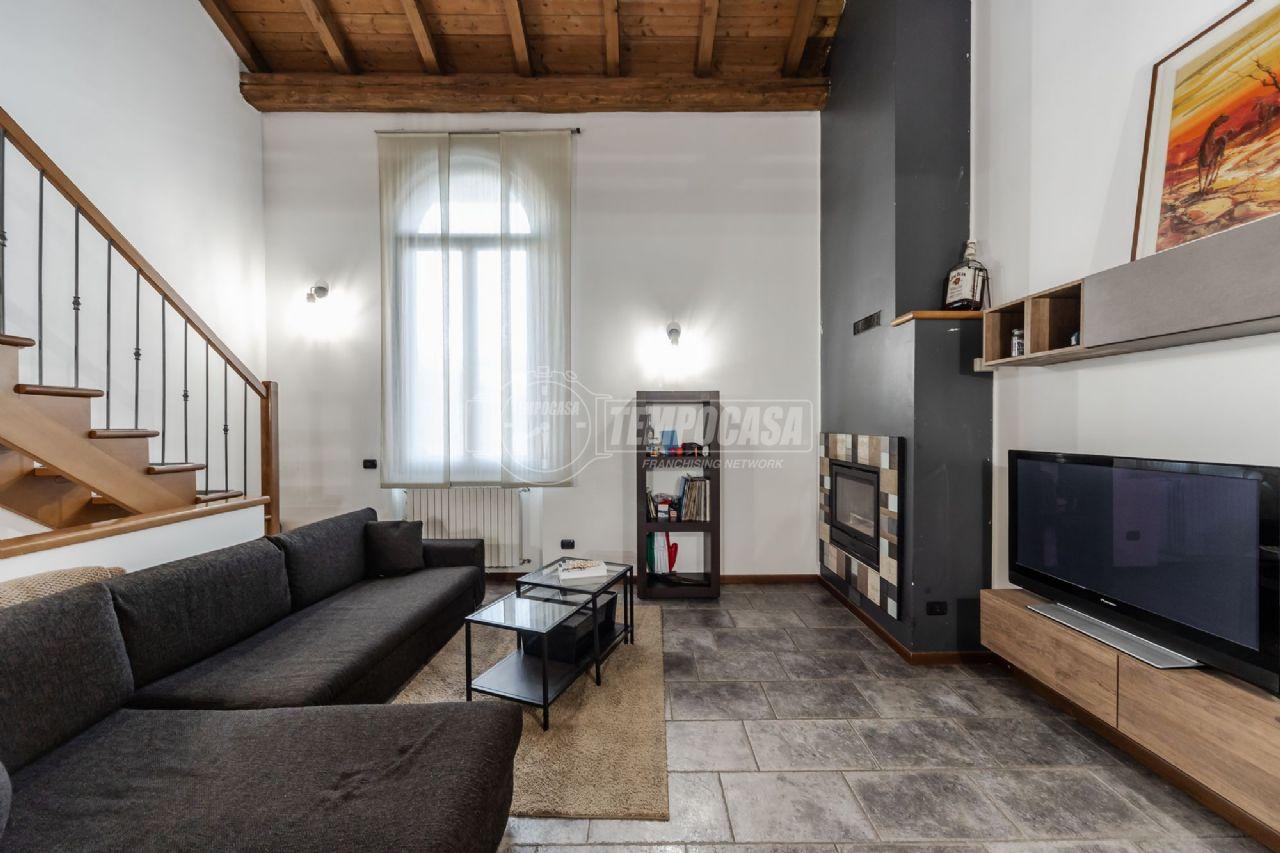 Квартира с 2 комнатами в Ведуджо кон Кольцано, Италия № 136046