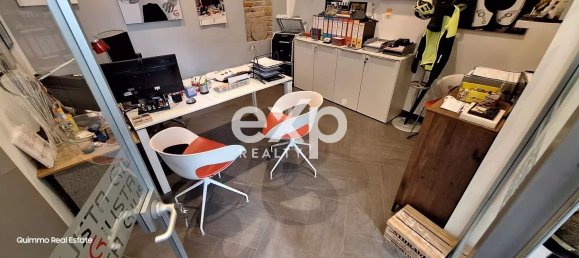 Gewerbliche Immobilie in Asti, Italy 330m², Nr. 312970 9