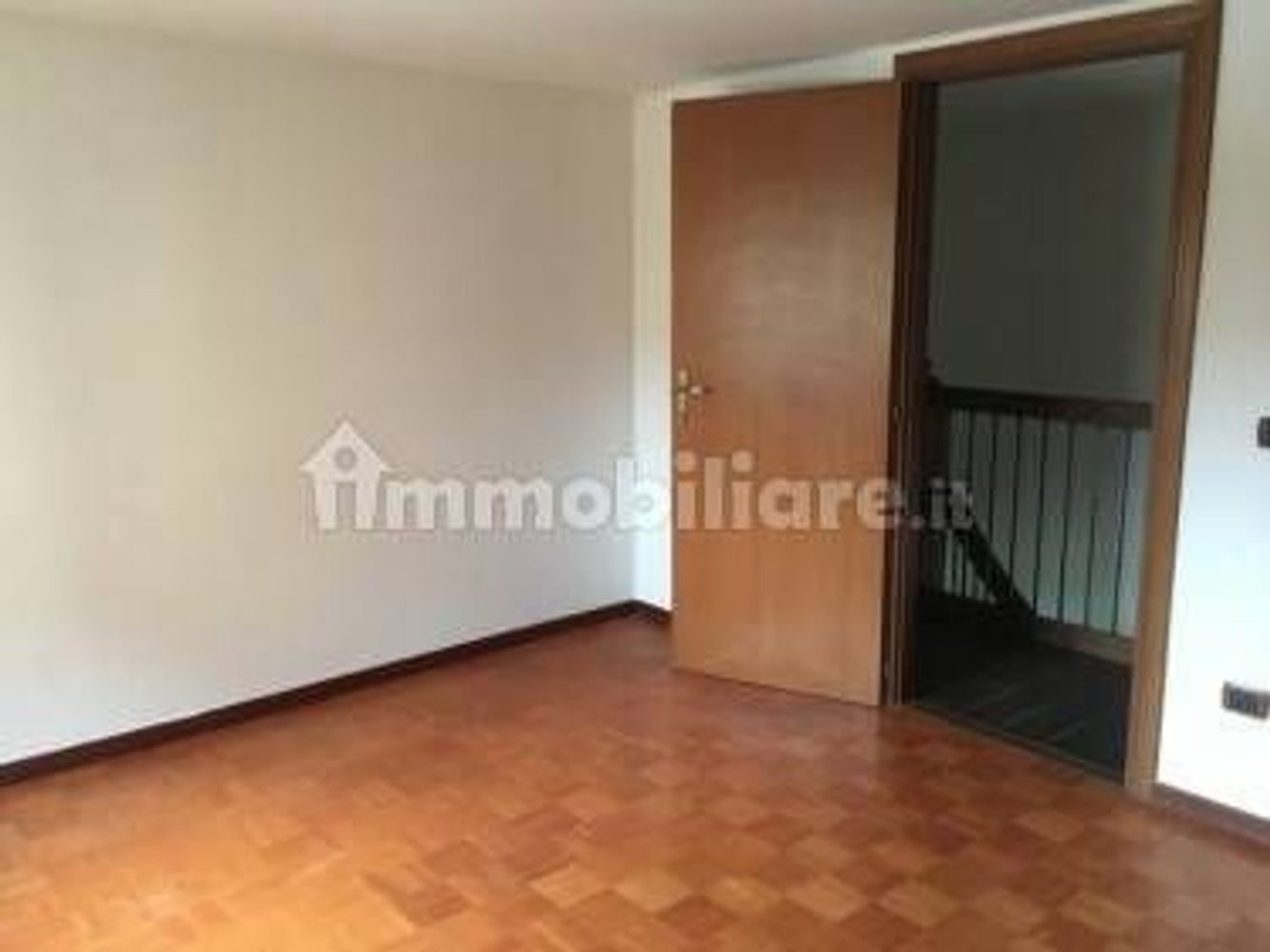 Квартира с 6 комнатами в Монтеротондо, Италия № 221290