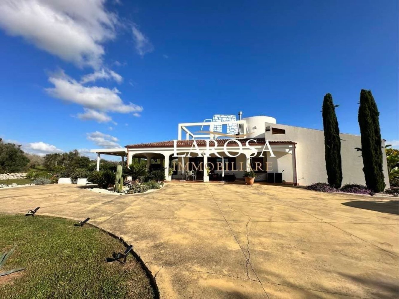 8 rooms Villa in Melendugno, Italy No. 107844