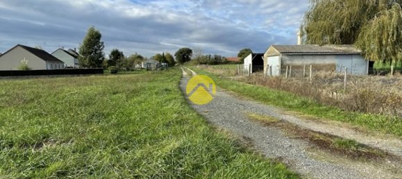 Terrain à Pruniers, France No. 53604 5