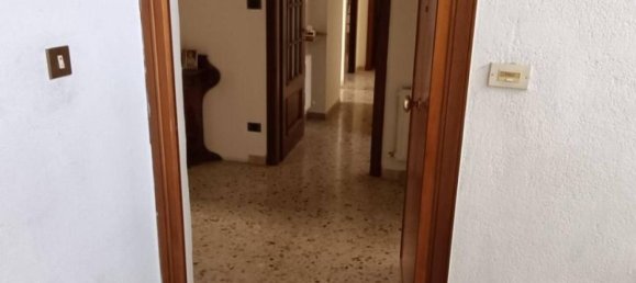 4-Zimmer Wohnung in Palermo, Italy, Nr. 134409 9