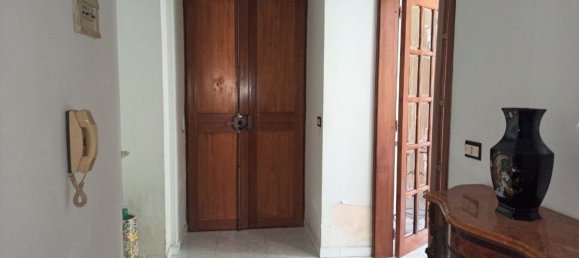 5 rooms Apartment in Messina, Italy No. 31917 2