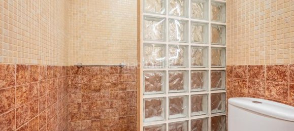 Apartamento de 3 dormitorios en Terrassa, Spain No. 19352 27