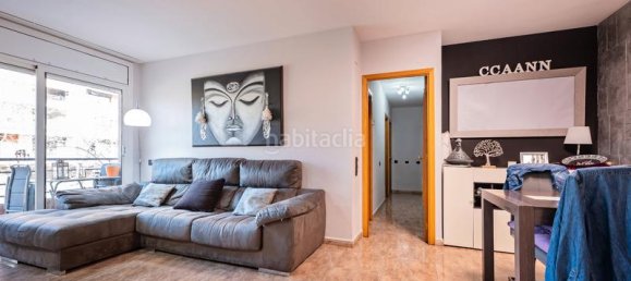 Apartamento de 3 dormitorios en Terrassa, Spain No. 19352 3