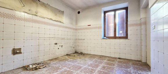 6 rooms Villa in Fondi, Italy No. 164155 5