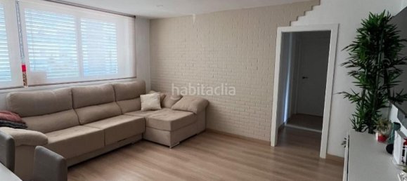 3 bedrooms Apartment in Cornella De Llobregat, Spain No. 168595 2