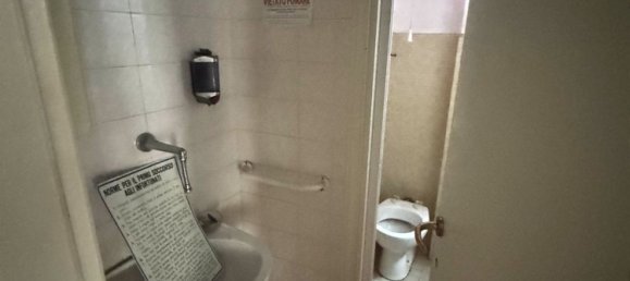 Gewerbliche Immobilie in Cesena, Italy 42m², Nr. 128459 9