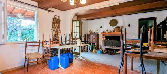 Villa de 6 divisões em Massa, Italy N.º 173849 12