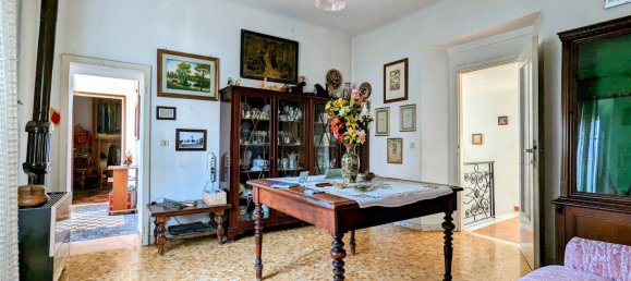 Villa de 6 divisões em Massa, Italy N.º 173849 17