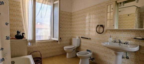 Villa de 6 divisões em Massa, Italy N.º 173849 22