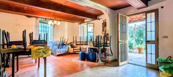 Villa de 6 divisões em Massa, Italy N.º 173849 10