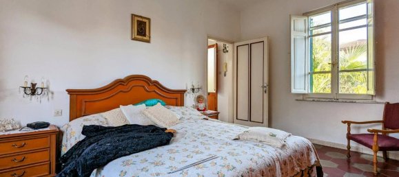 Villa de 6 divisões em Massa, Italy N.º 173849 29