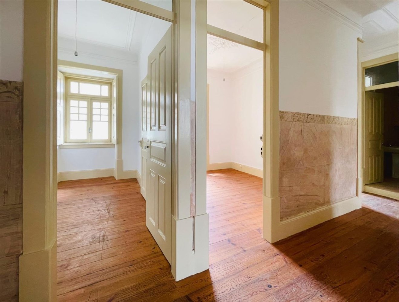 Bâtiment à Coimbra, Portugal 450m² No. 311908