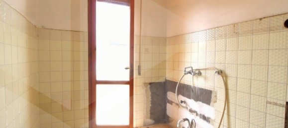 Apartamento de 5 divisões em Pontedera, Italy N.º 22780 24