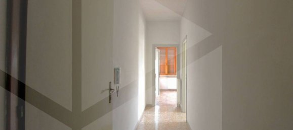 Apartamento de 5 divisões em Pontedera, Italy N.º 22780 23