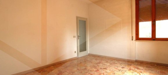 Apartamento de 5 divisões em Pontedera, Italy N.º 22780 5