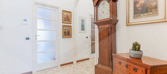 5 rooms Apartment in Milan, Italy No. 241446 8