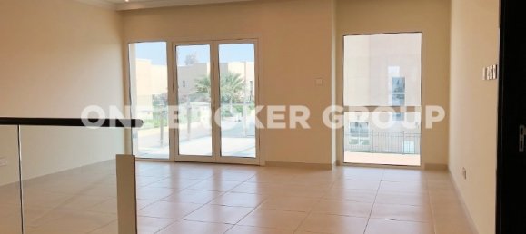 Villa de 3 dormitorios en Al Barsha, UAE No. 271 2