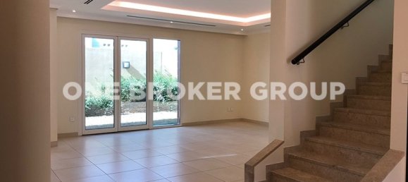 Villa de 3 dormitorios en Al Barsha, UAE No. 271 5