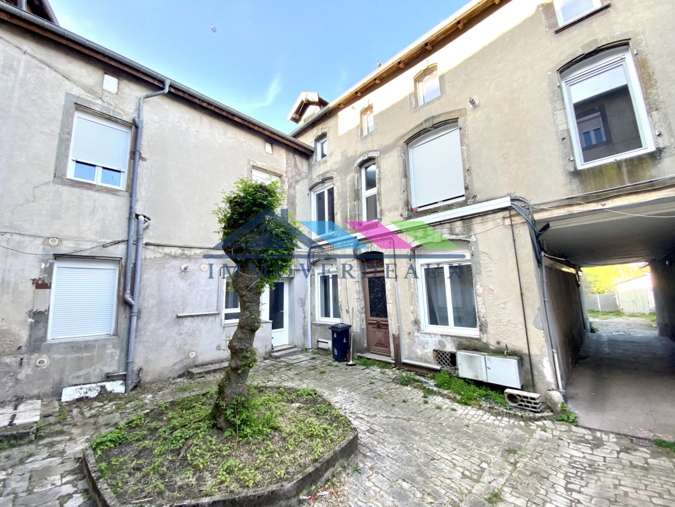 22 rooms Building in Luneville, France No. 92068