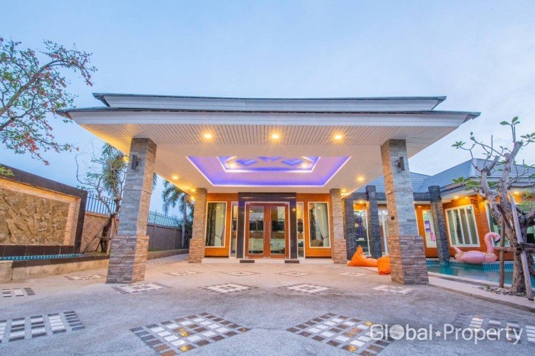 4 bedrooms Cafe / restaurant in Pattaya, Thailand No. 23017