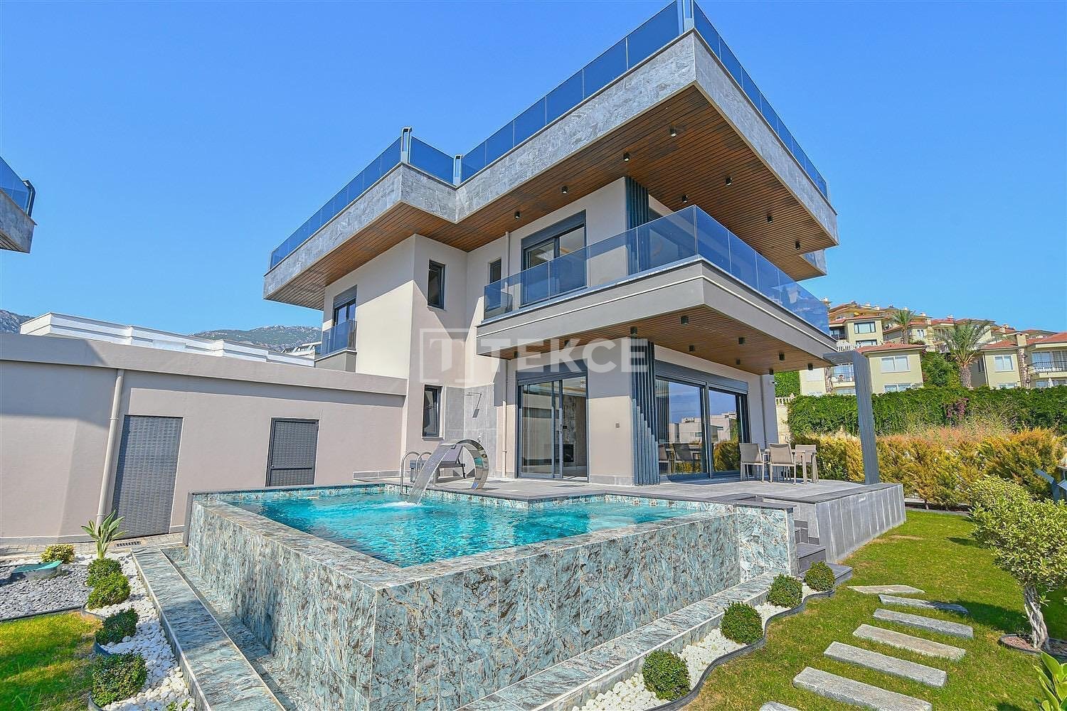Villa 4+1 à Alanya, Turkey No. 42894