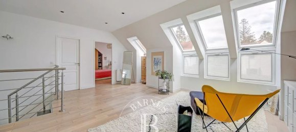 7 chambres Maison à Crespières, France No. 185305 18