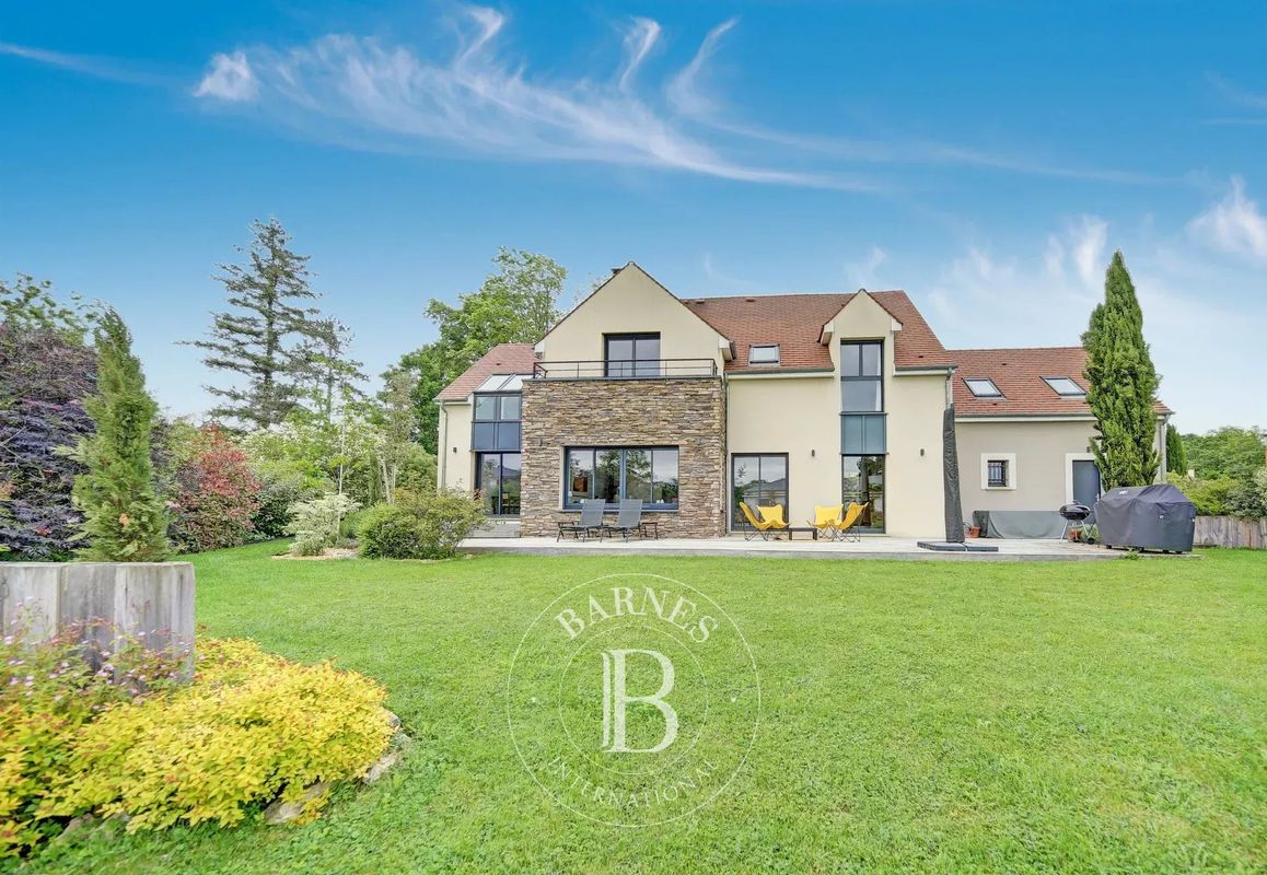 7 chambres Maison à Crespières, France No. 185305