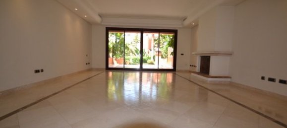 Casa de 3 dormitorios en Marbella, Spain No. 145161 2