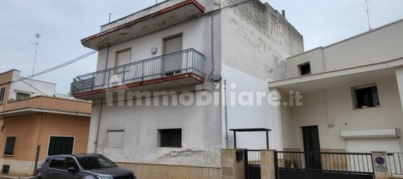 3 Schlafzimmer Haus in Turi, Italy, Nr. 337153 5