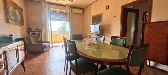 5 Schlafzimmer Wohnung in Reggio Emilia, Italy, Nr. 357560 3