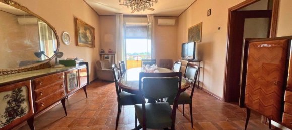 5 Schlafzimmer Wohnung in Reggio Emilia, Italy, Nr. 357560 4
