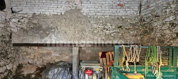 Дом с 4 спальнями в Монтегрино Вальтравалья, Италия № 347560 17