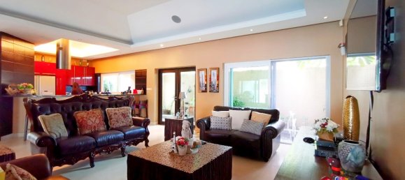 4 bedrooms Cafe / restaurant in Pattaya, Thailand No. 300 12