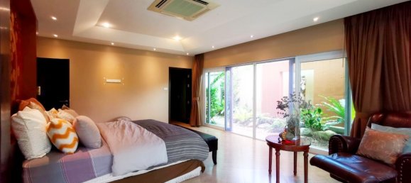 4 bedrooms Cafe / restaurant in Pattaya, Thailand No. 300 24