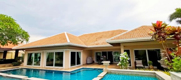 4 bedrooms Cafe / restaurant in Pattaya, Thailand No. 300 2