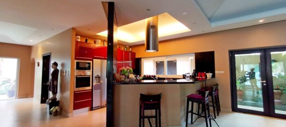 4 bedrooms Cafe / restaurant in Pattaya, Thailand No. 300 18