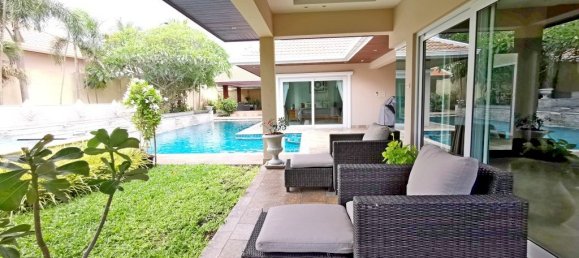 4 bedrooms Cafe / restaurant in Pattaya, Thailand No. 300 9