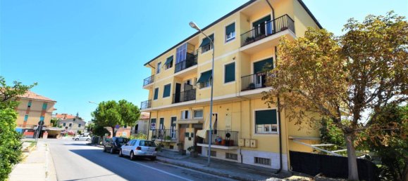 3 Schlafzimmer Wohnung in Porto San Giorgio, Italy, Nr. 345695 2