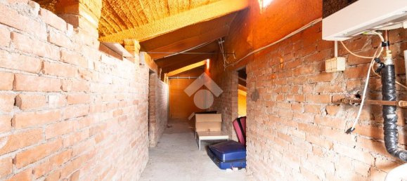 6 bedrooms Villa in Correggio, Italy No. 79345 3