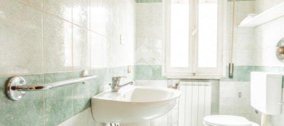 6 bedrooms Villa in Correggio, Italy No. 79345 19