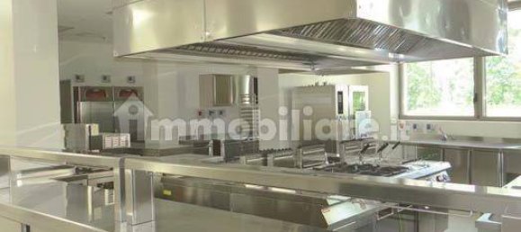 2 rooms Commercial property in Lucca, Italy No. 62728 9