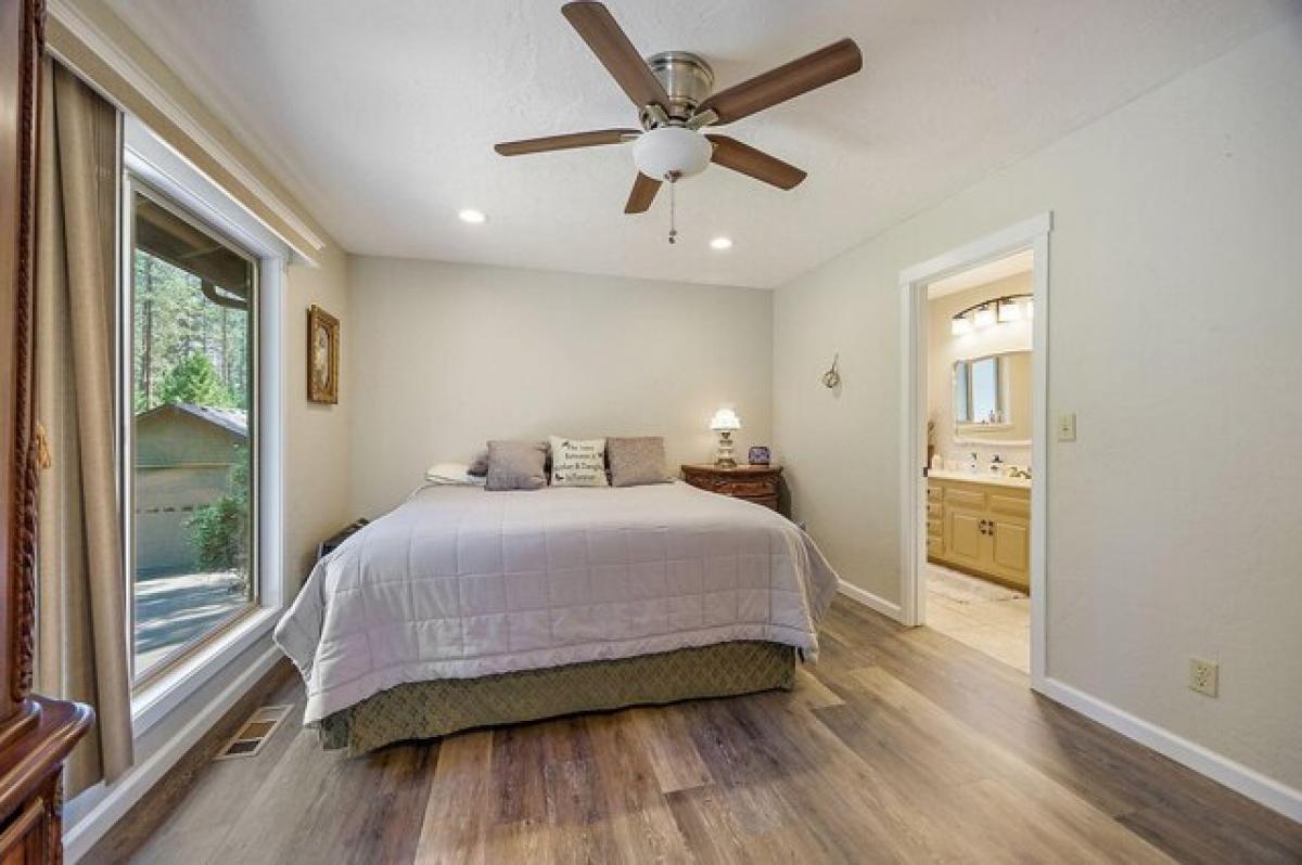 3 bedrooms House in Grants Pass, USA No. 417882