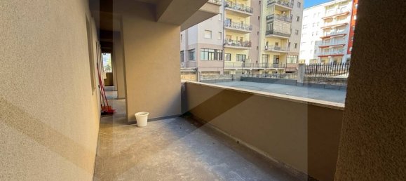 3-salle Appartement à Avezzano, Italy No. 22032 22