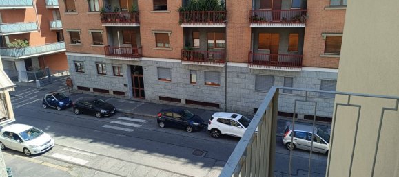 2 rooms Apartment in Turin, Italy No. 263208 4